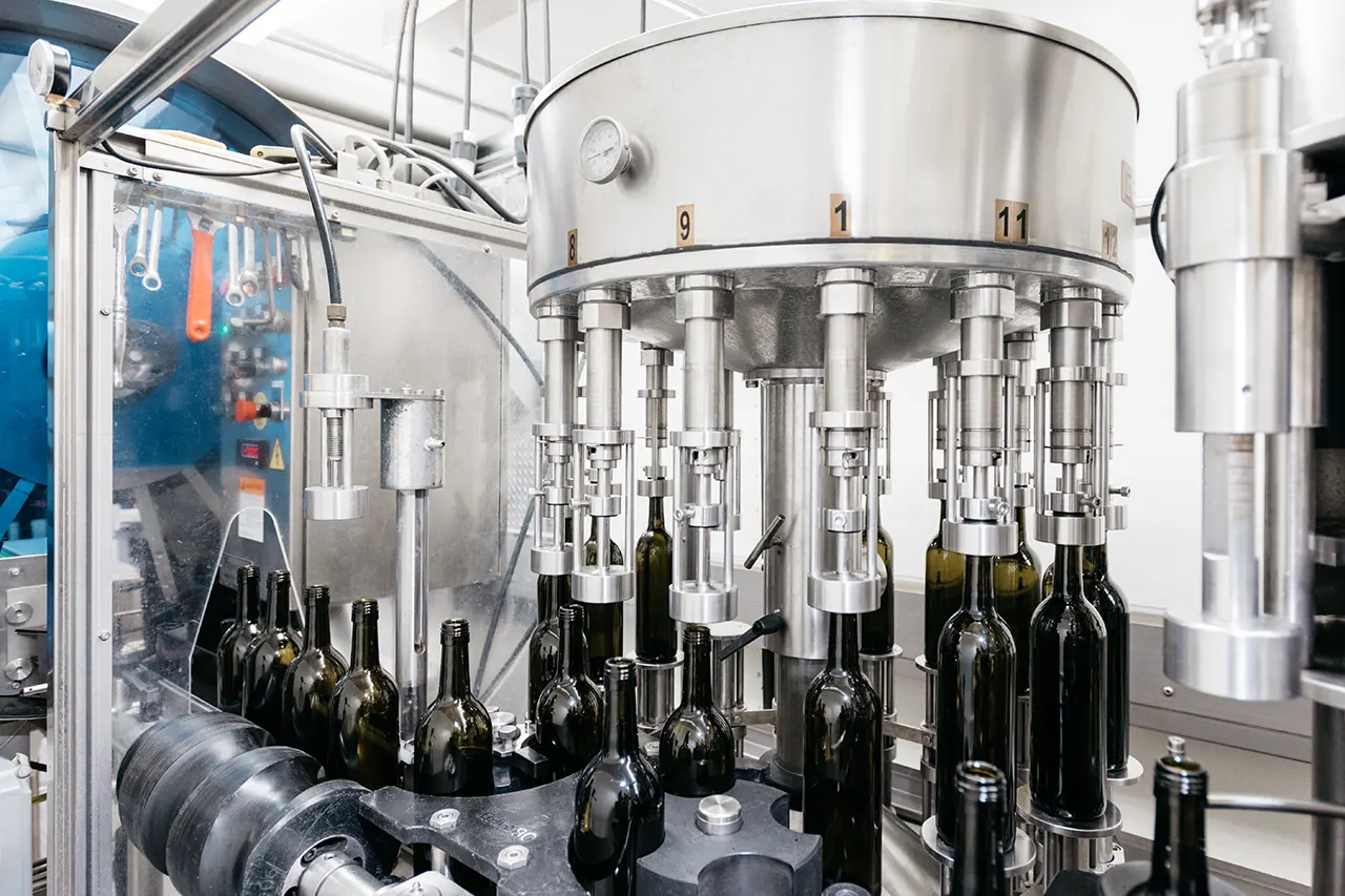 signature-mobile-bottlers-wine-bottlers-home-capabilities